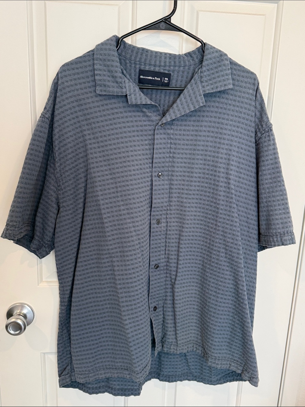 Abercrombie & Fitch Men's Short-Sleeve Button-Down in Slate Gray